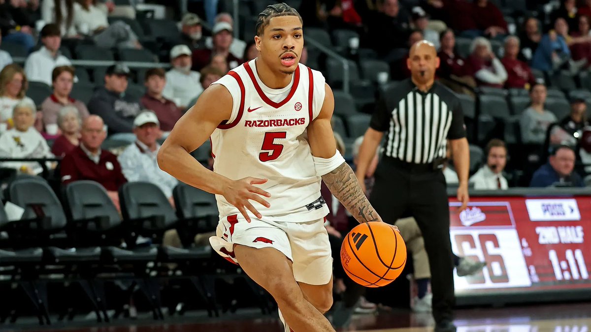 Sleeper_Hoops's tweet image. A name to watch in the NCAA Tournament is Arkansas' Darius Acuff Jr.  

Darius Acuff Jr.‘s emergence has some scouts beginning to replace him over Caleb Wilson as the No 4. overall prospect, per @esidery