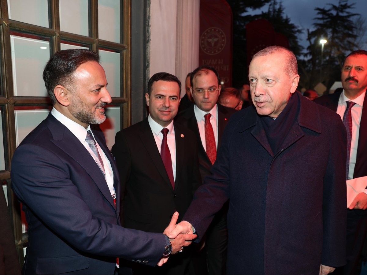 AzizAlperBiten's tweet photo. 📍İstanbul

“Geçmişten Devraldığımız Mirasla Sağlıklı Türkiye Yüzyılı” temasıyla düzenlenen 14 Mart Tıp Bayramı İftar Programı; Cumhurbaşkanımız Sayın Recep Tayyip Erdoğan’ın himayelerinde ve Sağlık Bakanımız Sayın Kemal Memişoğlu’nun katılımlarıyla İstanbul Üniversitesi’nde gerçekleştirildi.

#14MartTıpBayramı