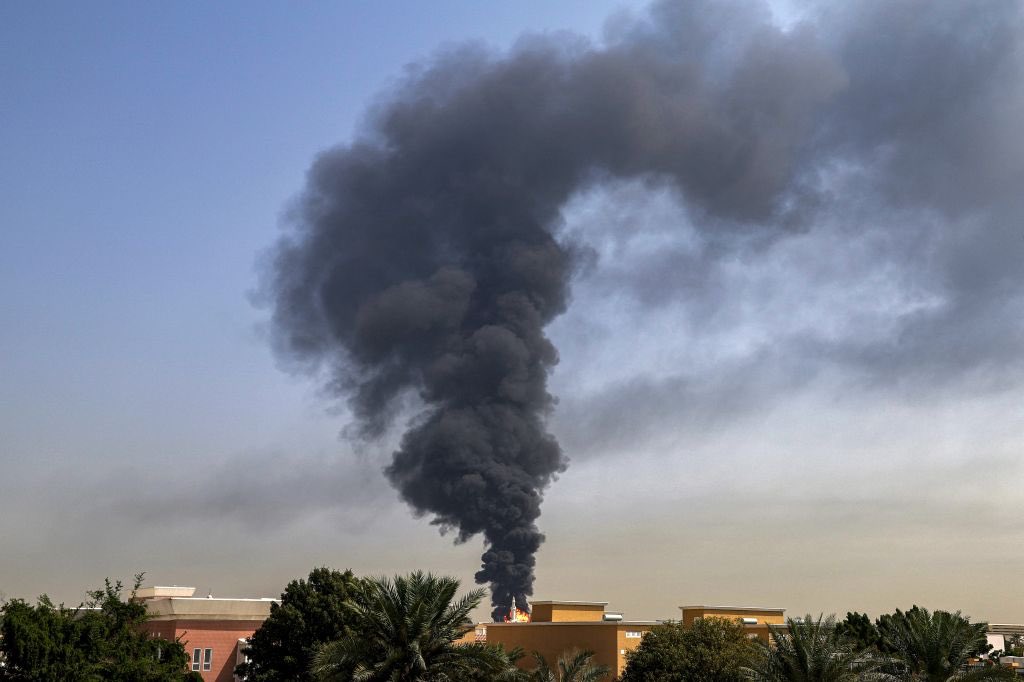 An Iranian drone hits a fuel tank near Dubai airport early this morning: no injuries but an astonishing image of an Emirates plane trying to land