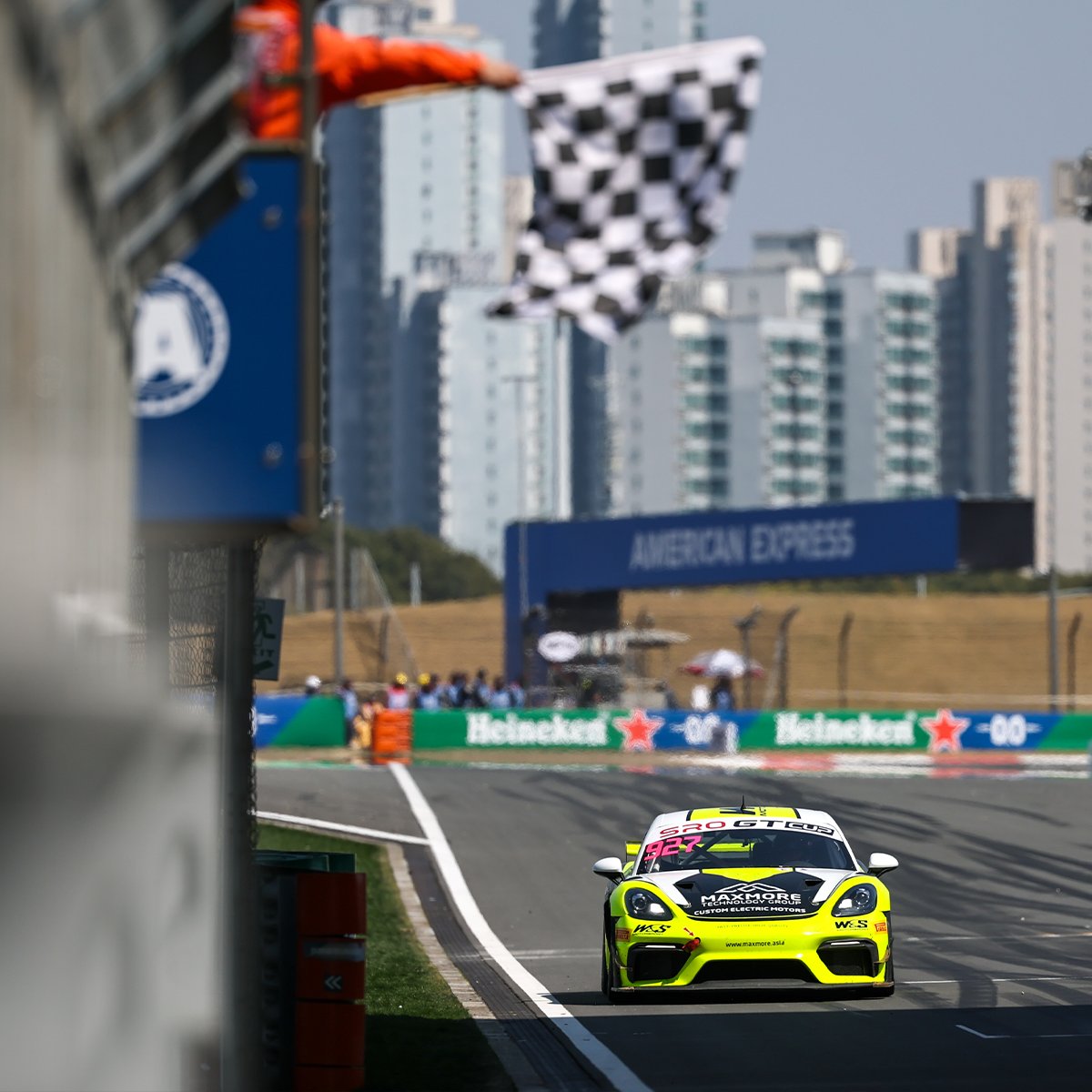 PoleLimited's tweet photo. Additionally, Porsche clinched the SRO GT Cup Am-class win during Sunday’s race with reigning Am champion Moritz Berrenberg, who began his title defence strongly at the same venue!

#Porsche #PorscheCarreraCupAsia #PCCA #SROGTCup https://t.co/CyeqHvK6T6