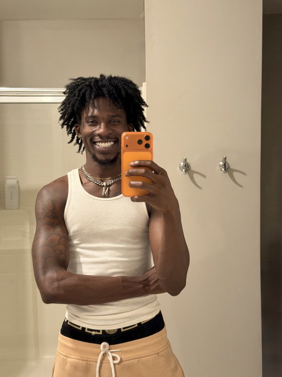 Thee MJ Johnson tweet media