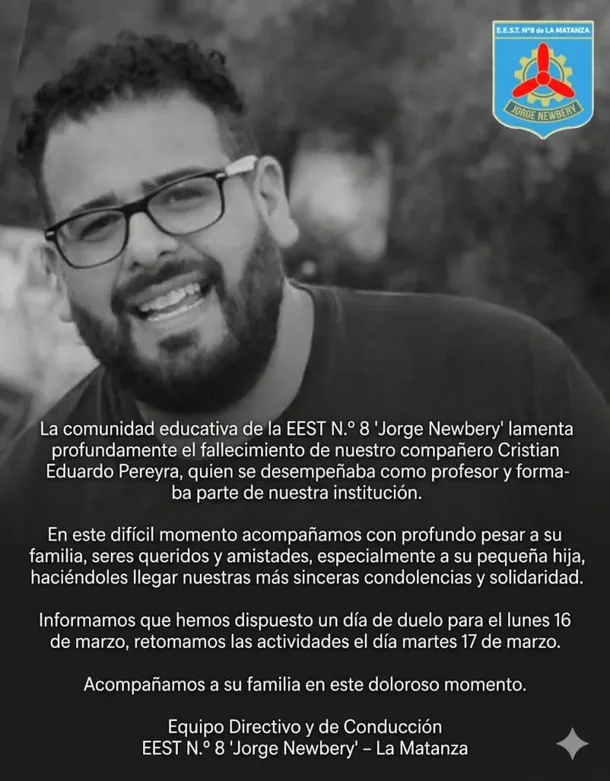 PolicialesON's tweet image. 🚨LA MATANZA: ERA DOCENTE PERO LABURABA DE UBER; LO ASESINARON PARA ROBARLE

🔴Cristian Pereyra se desempeñaba en escuelas técnicas de Ciudad Evita, #VillaLuzuriaga y #VillaMadero . Estaba trabajando como chofer de una aplicación cuando fue asesinado. #inseguridad