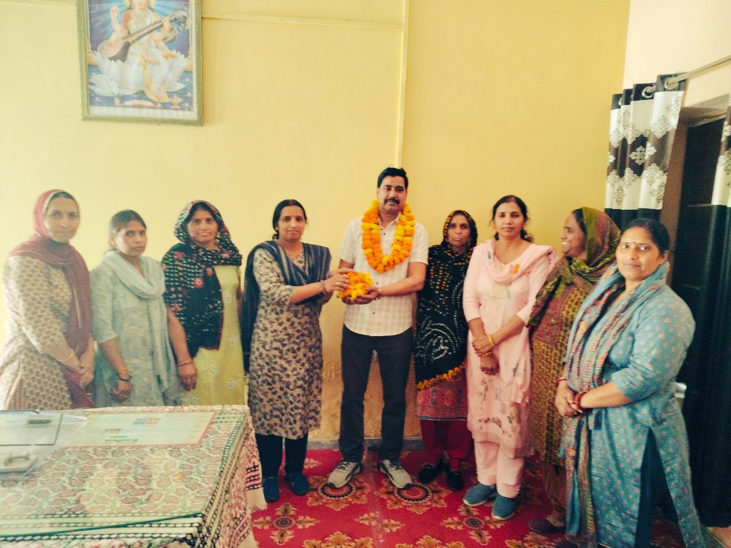 राजस्थान एकीकृत शिक्षक महासंघ के कोटपूतली बहरोड जिला अध्यक्ष बनाए जाने पर विद्यालय परिवार द्वारा दिया गया मान सम्मान के लिए बहुत-बहुत आभार 🙏🙏