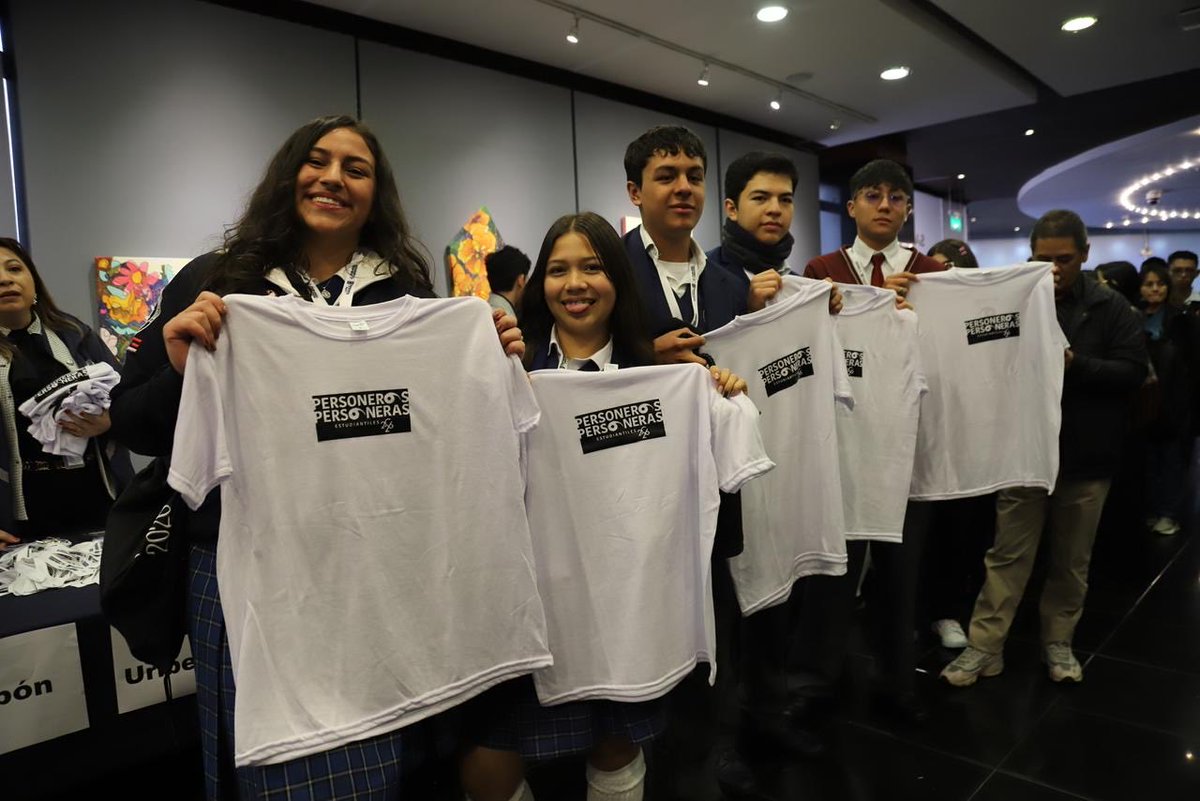 personeriabta's tweet image. #AEstaHora inicia la posesión de los personeros y personeras estudiantiles 🎓
Un espacio que reconoce el liderazgo y la participación de los estudiantes en sus comunidades educativas. 🚸

@UEenColombia 

#Educación #Democracia #GlobalGateway #YoTengoElPoder