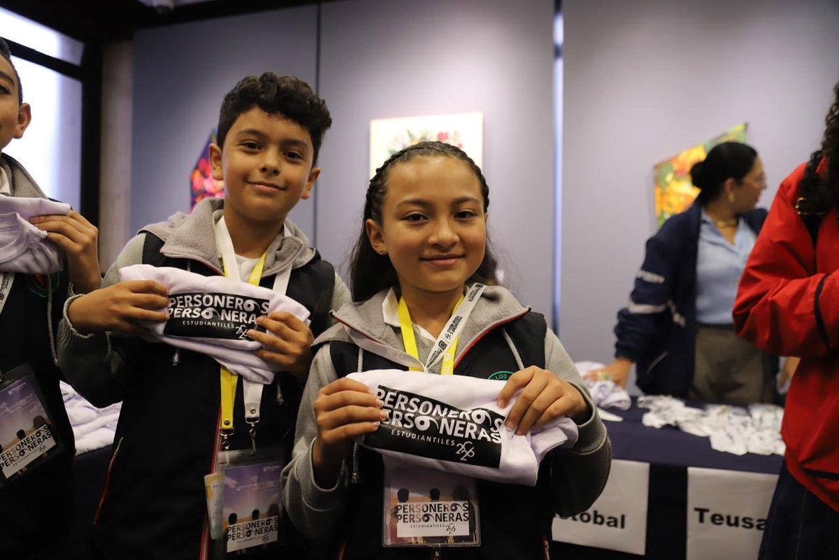 personeriabta's tweet image. #AEstaHora inicia la posesión de los personeros y personeras estudiantiles 🎓
Un espacio que reconoce el liderazgo y la participación de los estudiantes en sus comunidades educativas. 🚸

@UEenColombia 

#Educación #Democracia #GlobalGateway #YoTengoElPoder