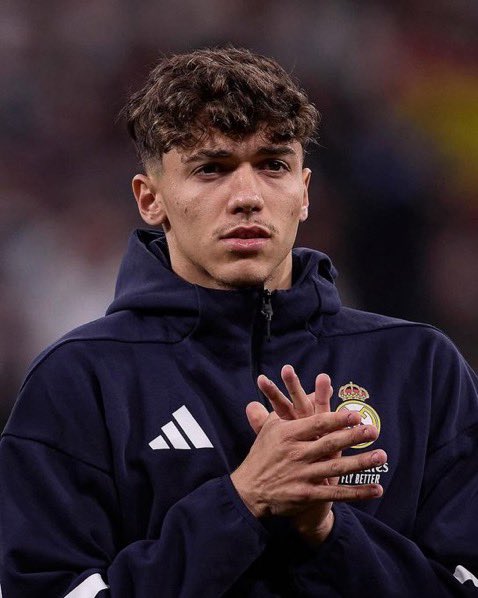 (fan) Danik tweet media