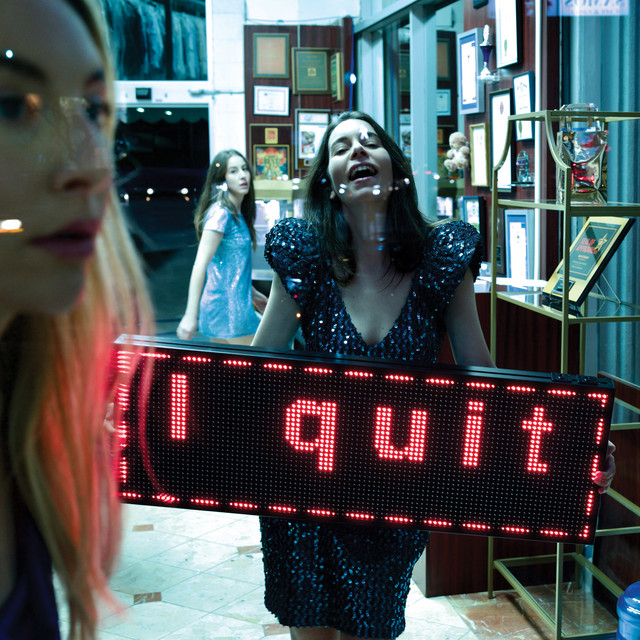 samfz7's tweet photo. Paul Thomas Anderson, who shot the cover for HAIM's album "I quit", has won the Oscar award for Best Picture. Congratulations! https://t.co/iKZc6uVvl2
