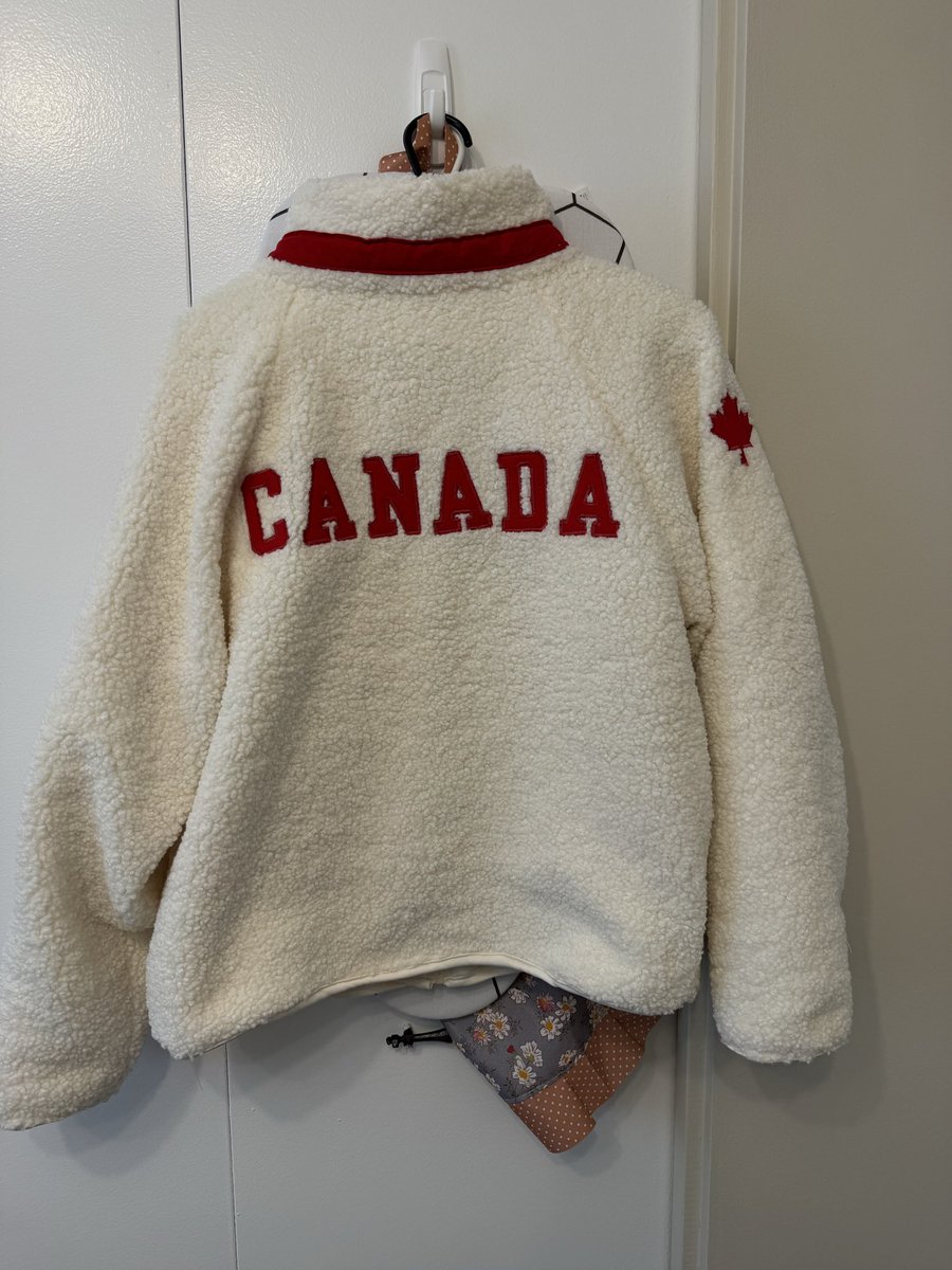 kari 🍒 lukas pr managing 🔜 from prague tweet media