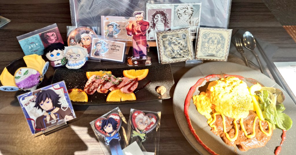 【人探し】
本日FF様にハナレに連れて行って頂いたのですが………
そこで、お隣にいらしたお姉さんに、沢山でたから…と私の推しのクジ景品を沢山頂いてしまいました…お金お支払いするとお伝えしたのですが辞退されてしまい、何のお礼をすることもできずお帰りになられて…↓