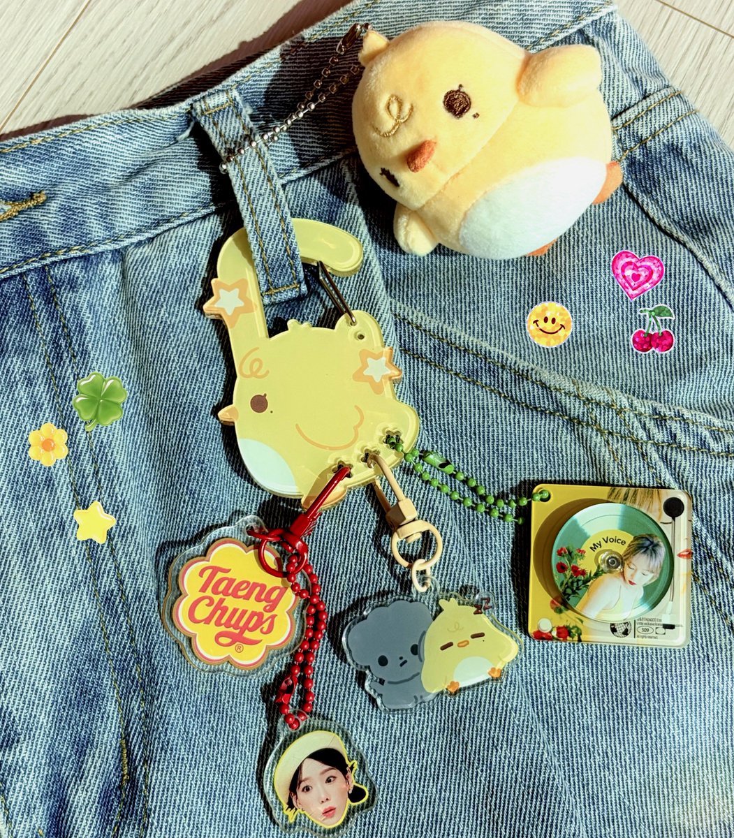 flying petals tweet media