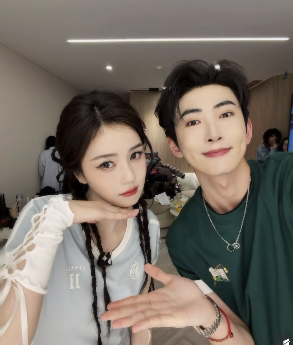 Yang gen the MC today wishes that all the evil/devil to stay away from bailu. It’s obvious she had enough of them. Just wait until she sued all those b*tches. Two desperado. Karma  soon💅