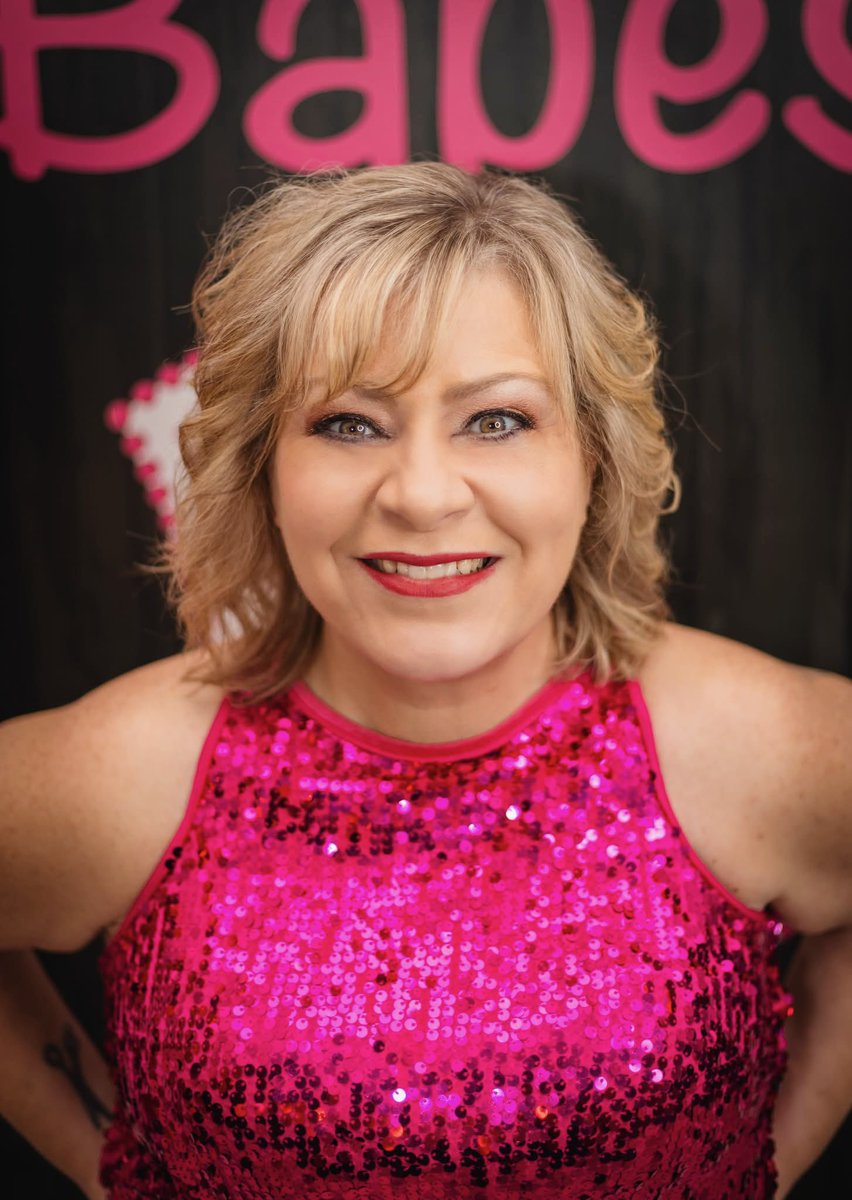 Join us in wishing a very HAPPY BIRTHDAY to #Seattle #BootGirls veteran Jennifer Hanlon-Delosangeles 🥳 We hope today is extra special and filled with lots of love and celebration 🎉 Leave Jen some birthday wishes below👇