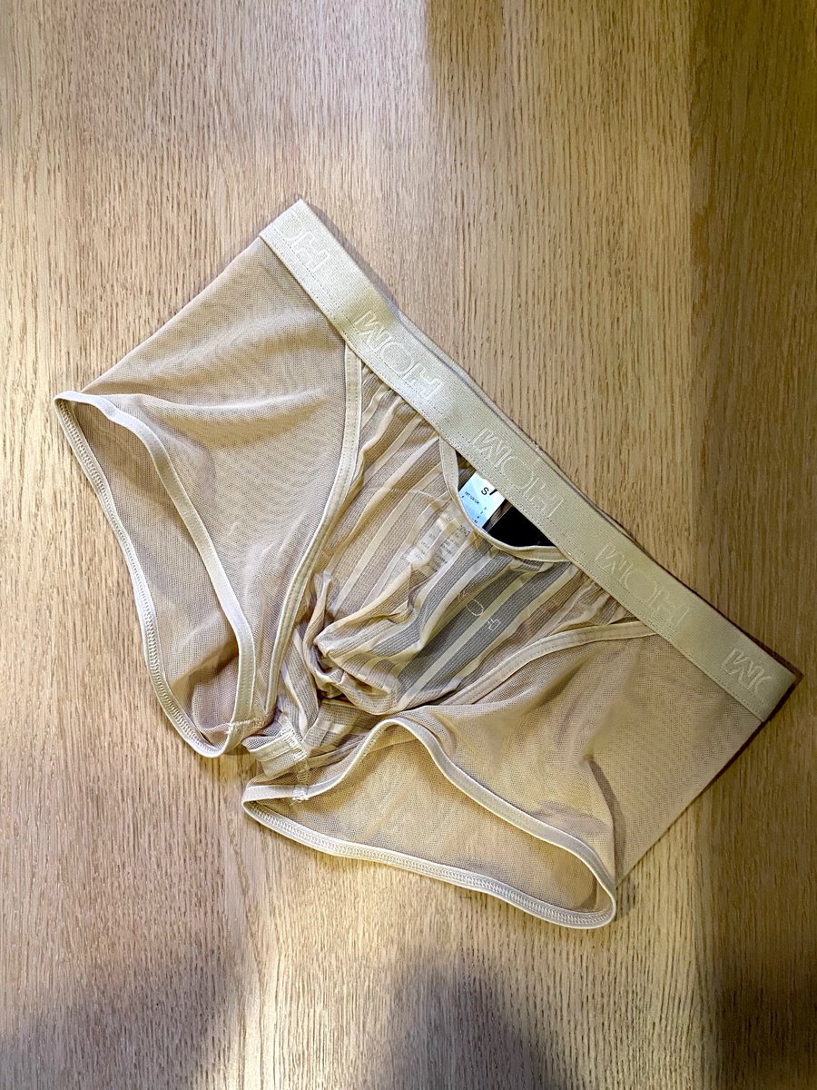 Ένα κομμάτι που αποτίει φόρο τιμής στην κληρονομιά της HOM, από την πιο μοντέρνα συγγενική της μάρκα WOH, επαναπροσδιορίζοντας το κλασικό στυλ μέσα από μια σύγχρονη, εκλεπτυσμένη ματιά. Απόκτησε σήμερα το Personal Allure Stripe Μπόξερ με 30% έκπτωση:
vrakadiko.gr/underwear/woh-…