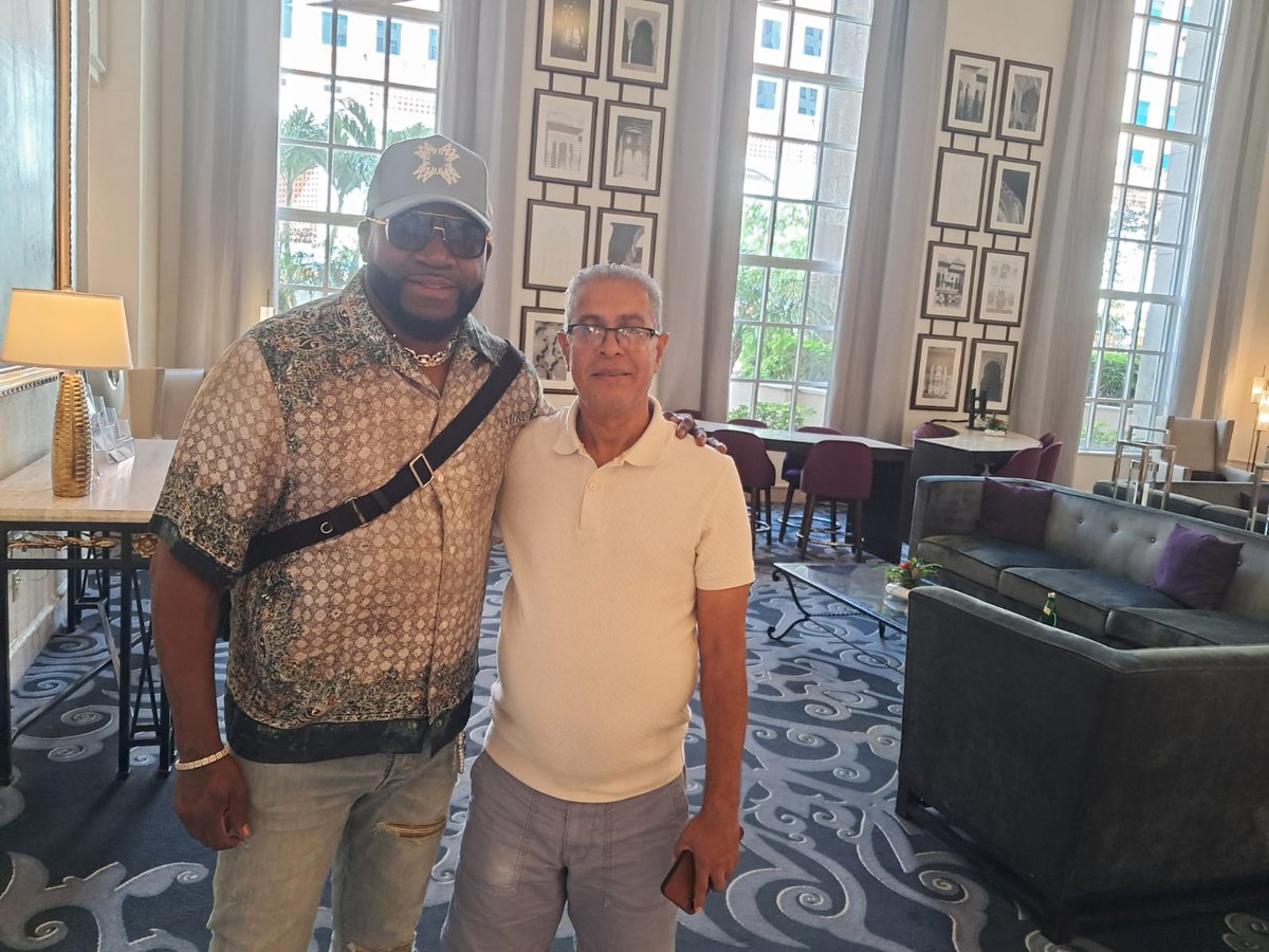 CabreraAmerico's tweet photo. En la grata compañía con el inmortal de Cooperstwon. David Ortiz.
Clásico Mundial de Béisbol https://t.co/Zldmw4q4Qb