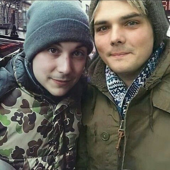 Saw this picture and started crying in front of my friends omg