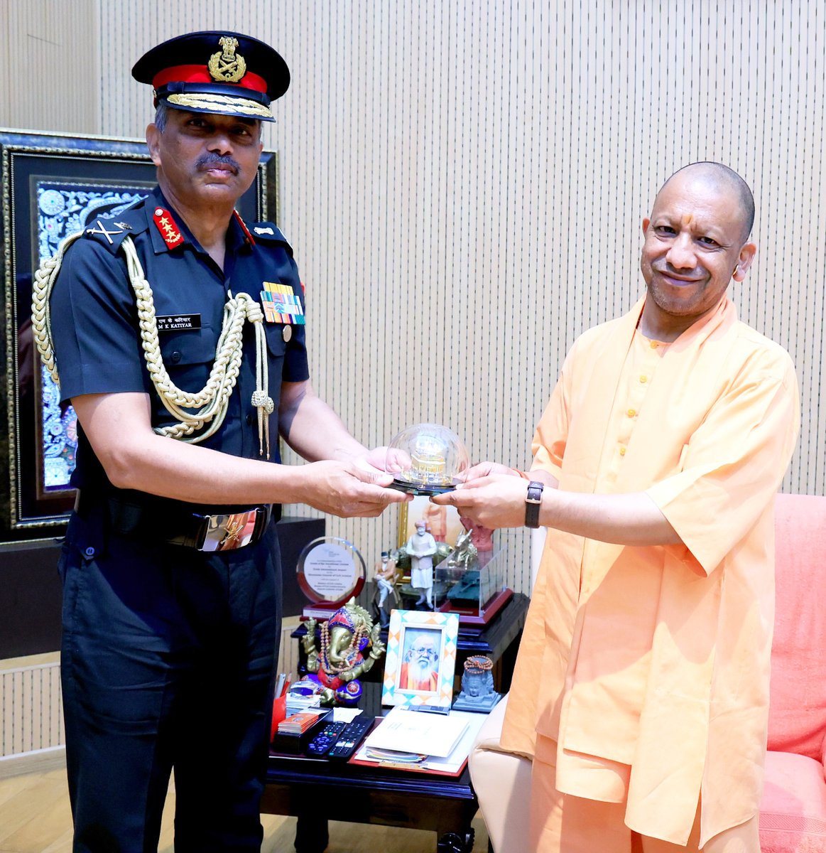 Yogi Adityanath Office tweet media