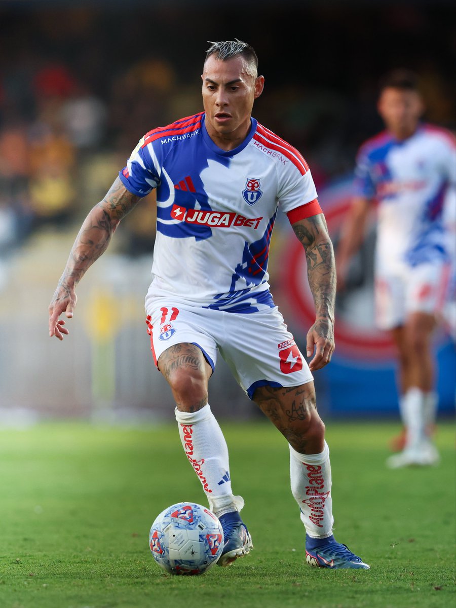 udechile's tweet photo. El debut como capitán 💯 https://t.co/4qQpE3j0cs