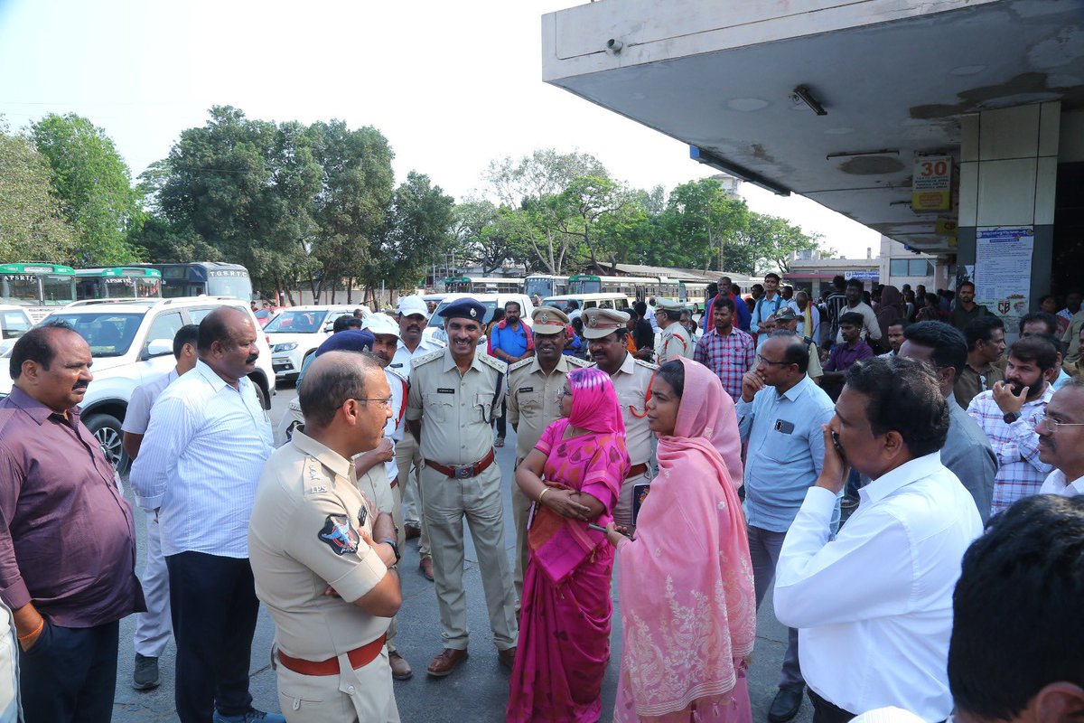 Guntur Collector tweet media