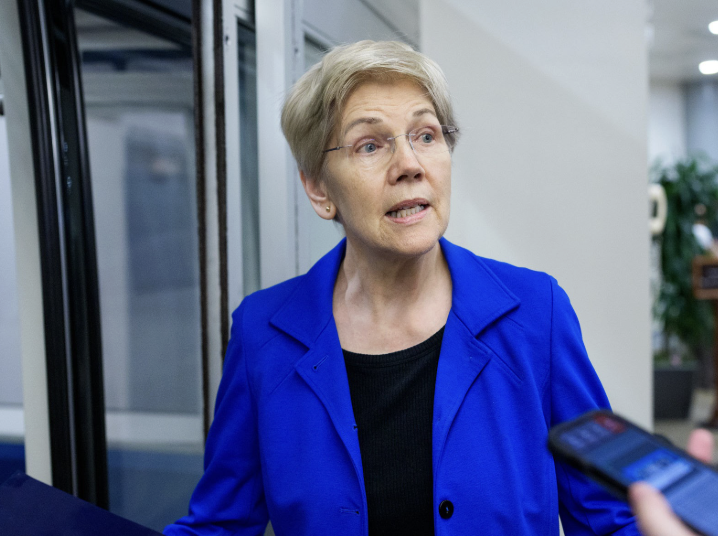 funder's tweet photo. Trump thought he was playing her. Instead, Elizabeth Warren just handed Democrats the ultimate 2026 weapon. 🪤

Warren: "Pass this bill or explain to families why you refused to lower the cost of housing."
https://t.co/SLtWIutRNv https://t.co/KQoP4TN5qz