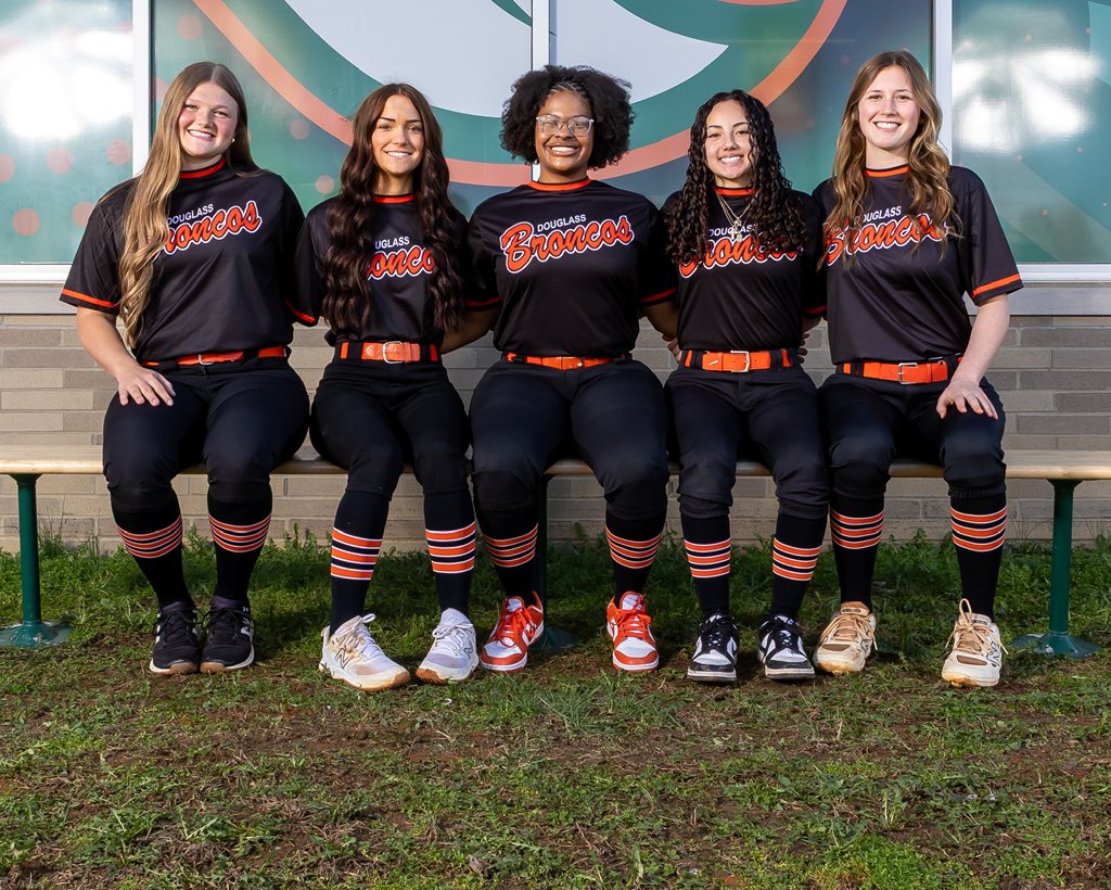 FDHS Softball tweet media