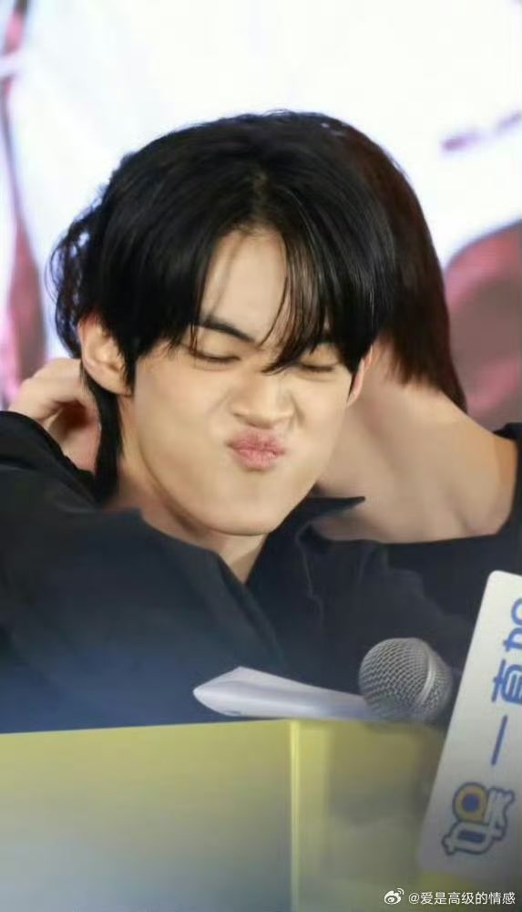 limoumou tweet media