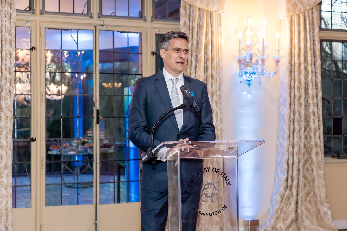 Italy in US tweet media