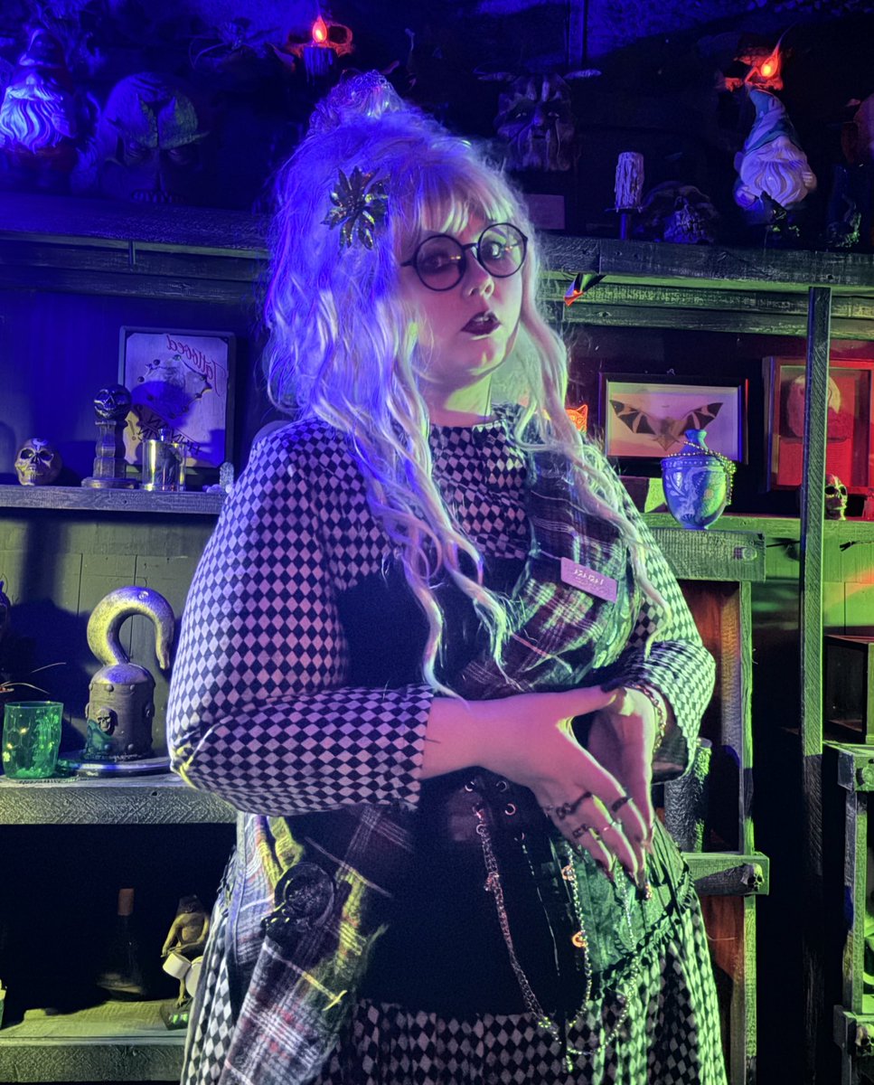 Mells Die In 🖤 tweet media