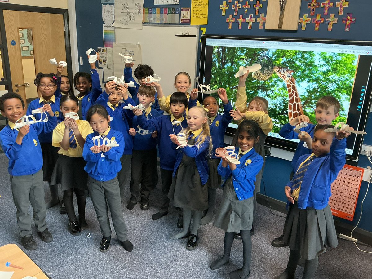 StMaryB17's tweet photo. In #Y4 we worked hard to design prototypes of our sandals that will actually fit our feet. We thought about how to attach the fastening to be able to take our sandal off. #DT #Evaluate https://t.co/g3DOGMb89j
