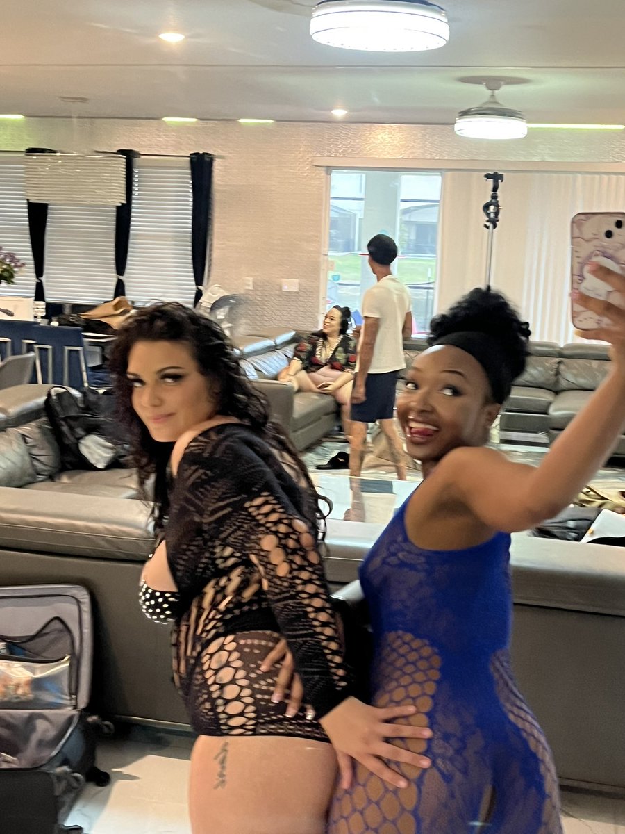 BLU WAVY🌊 EXXXOTICA CHICAGO✈️ tweet media