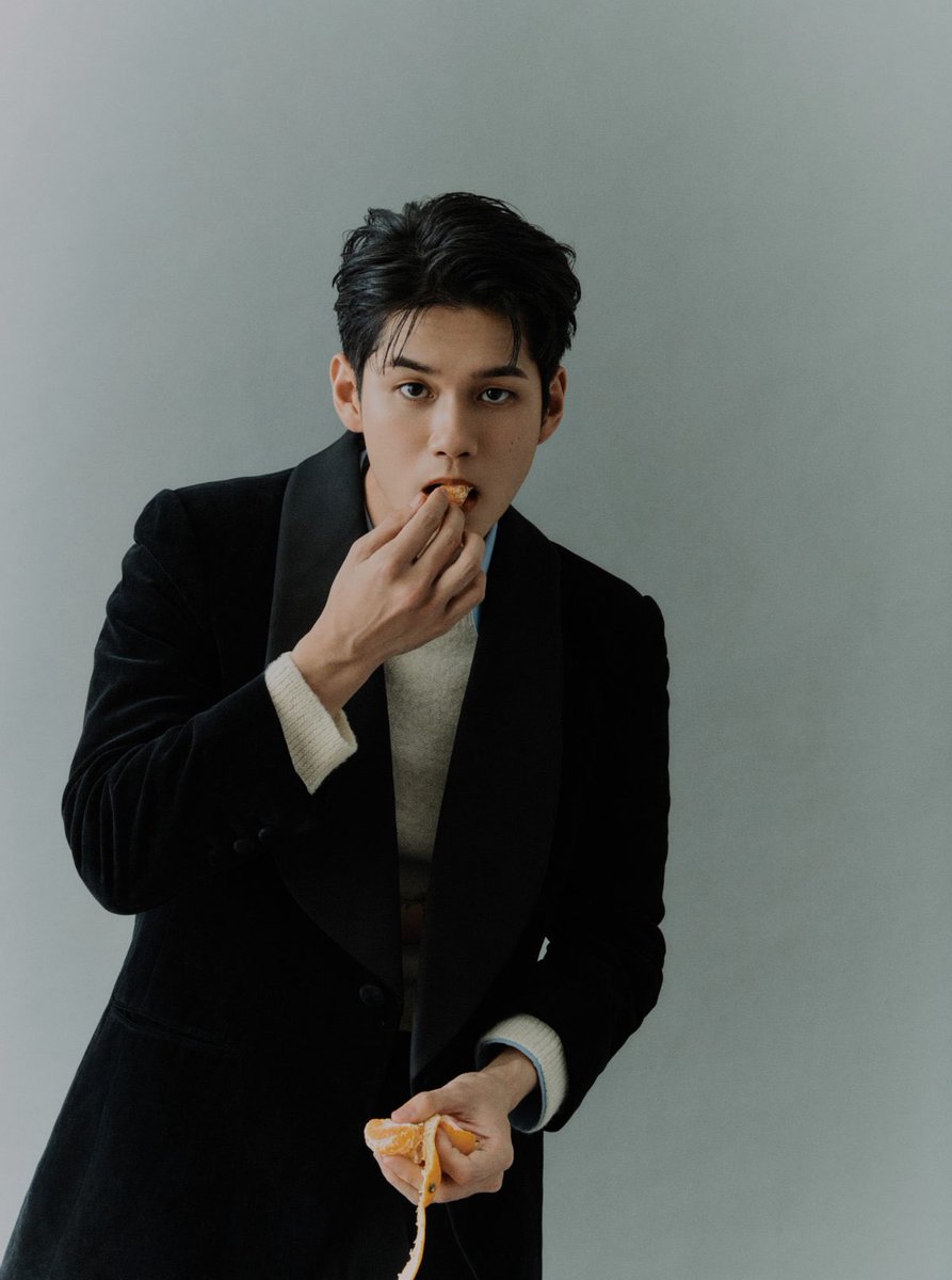 GQ มอบพี่องและตำนานการถ่ายแบบให้ในทุกช่วงอายุมาก ตั้งแต่ 22,  24 และ 25 ปี ส่วนปีนี้ฮีอายุ 31 จะออกมาขนาดไหน รอดูละ 🔥