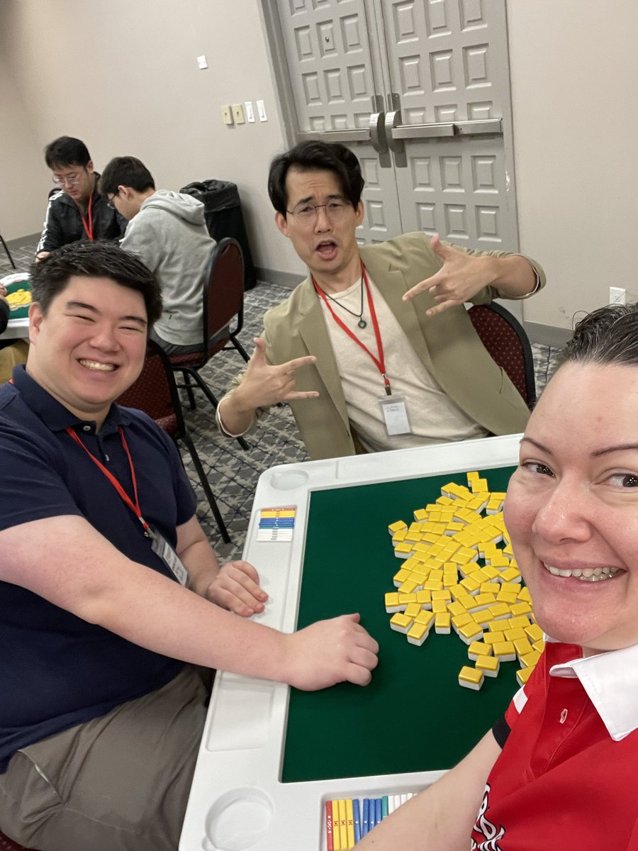 Laura King tweet media