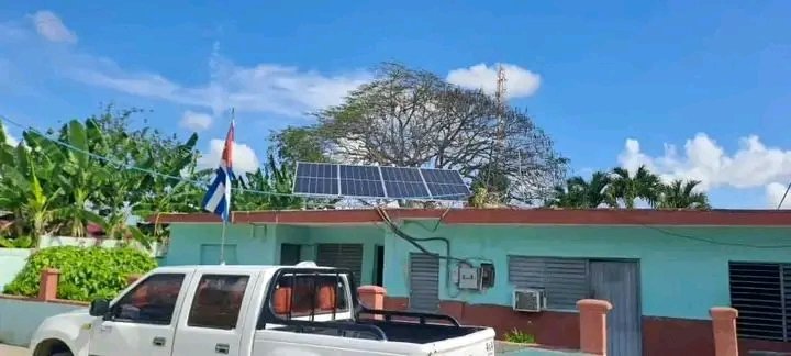 Listo en  #CautoCristo , #Granma  los Paneles fotovoltaicos en el Hogar Materno , Policlínico Joel Benitez y su sala de Hospitalización.
#ConLaFuerzaDeLaUnidad 
#CubaPorLaVida