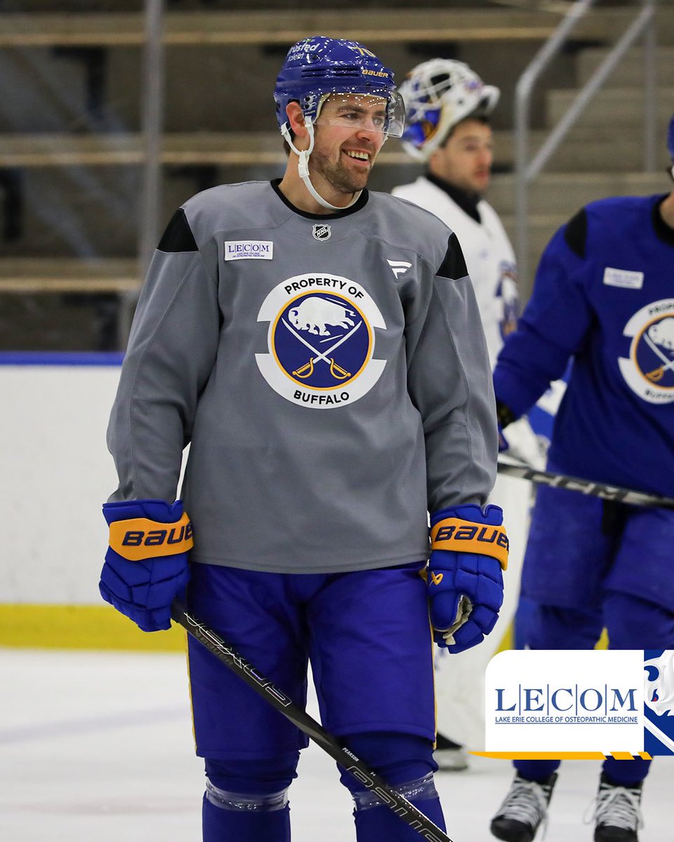 BuffaloSabres's tweet image. Mattias Samuelsson, Tanner Pearson and Colten Ellis are all back at practice today! 🤝

#LetsGoBuffalo | @1LECOM