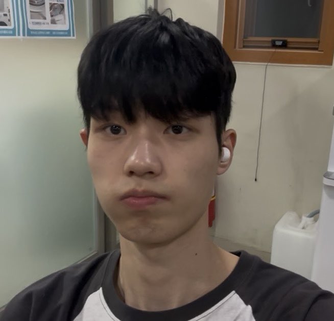 땡 tweet media