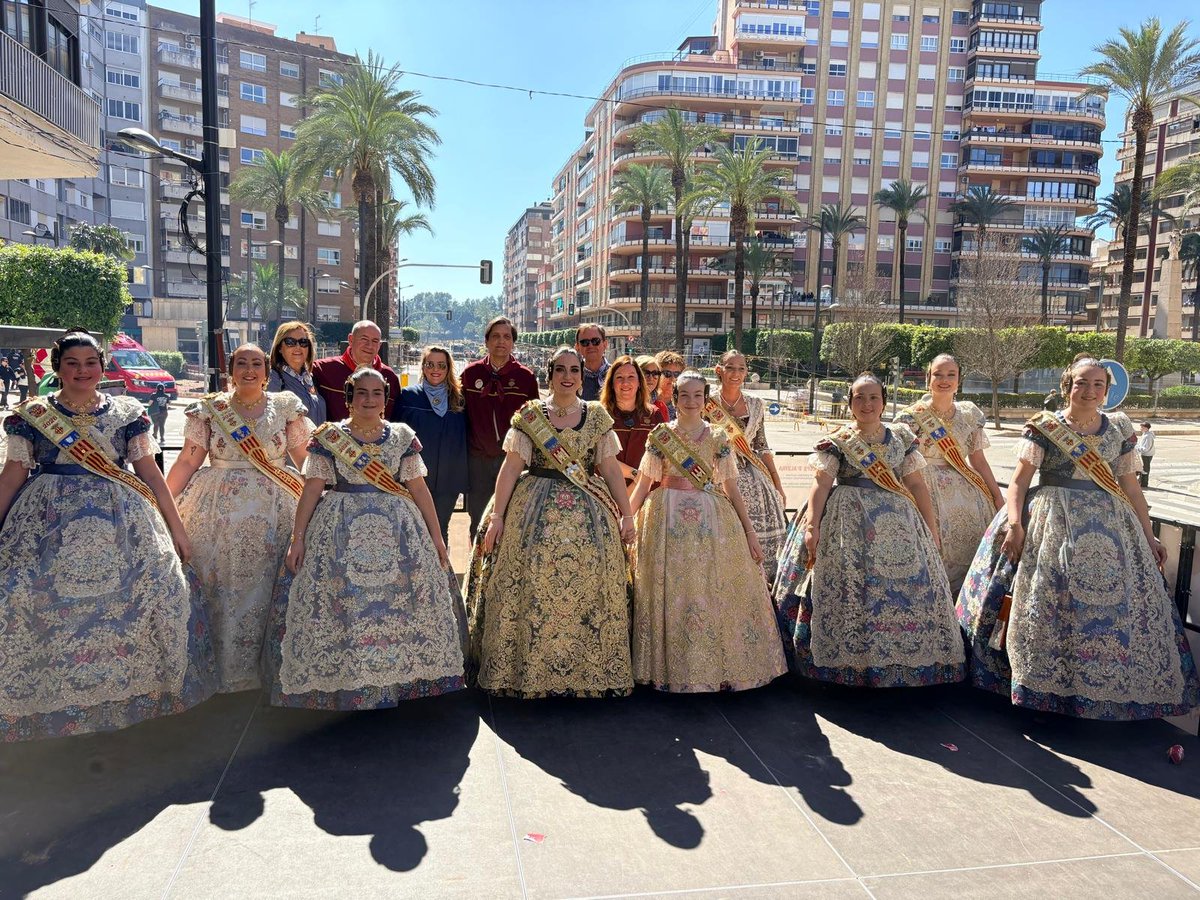 JuanLaciana's tweet photo. El Ayto. de Alzira ha invitado a la mascletá al presidente de UCIN Ángel Montealegre y a la coordinadora regional Gemma García
El pacto en Alzira entre Enrique Montalvá y Alfons Domínguez es la prueba de que en España puede haber acuerdos entre partidos de ideologías diferentes https://t.co/A8s8BL3TgO