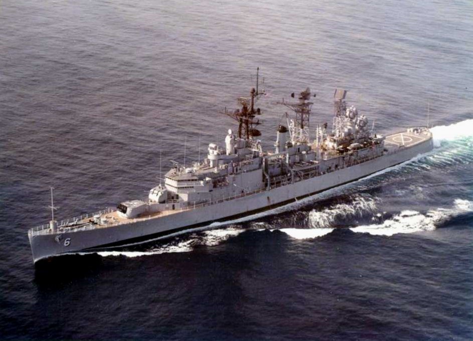 muginekosikikan's tweet photo. #深夜だから何言っても許される
1950〜1980年代にかけてアメリカ海軍が保有していた大戦型巡洋艦を魔改造したミサイル巡洋艦達っていいよね https://t.co/vfQiv950t7