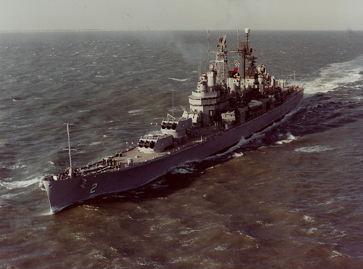 muginekosikikan's tweet photo. #深夜だから何言っても許される
1950〜1980年代にかけてアメリカ海軍が保有していた大戦型巡洋艦を魔改造したミサイル巡洋艦達っていいよね https://t.co/vfQiv950t7