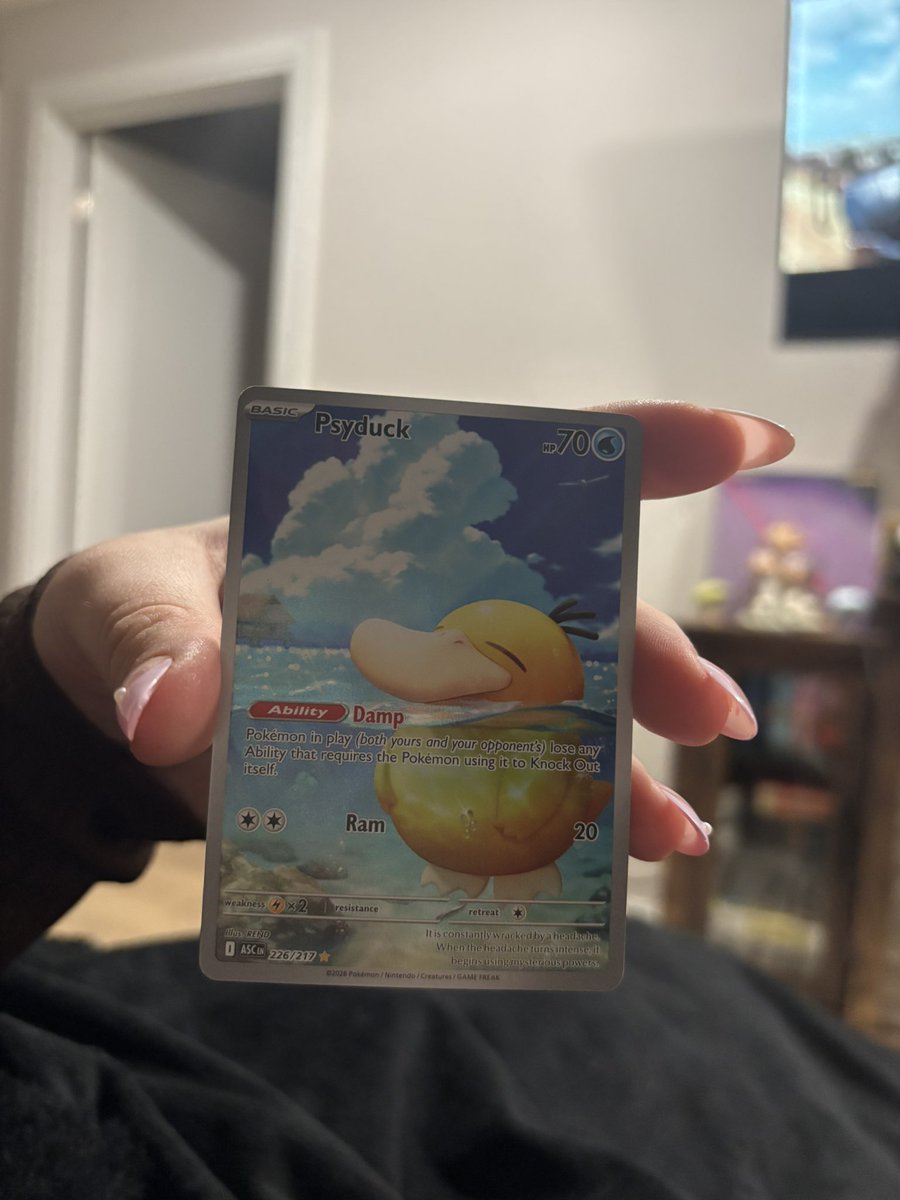 madalyn ꨄ tweet media