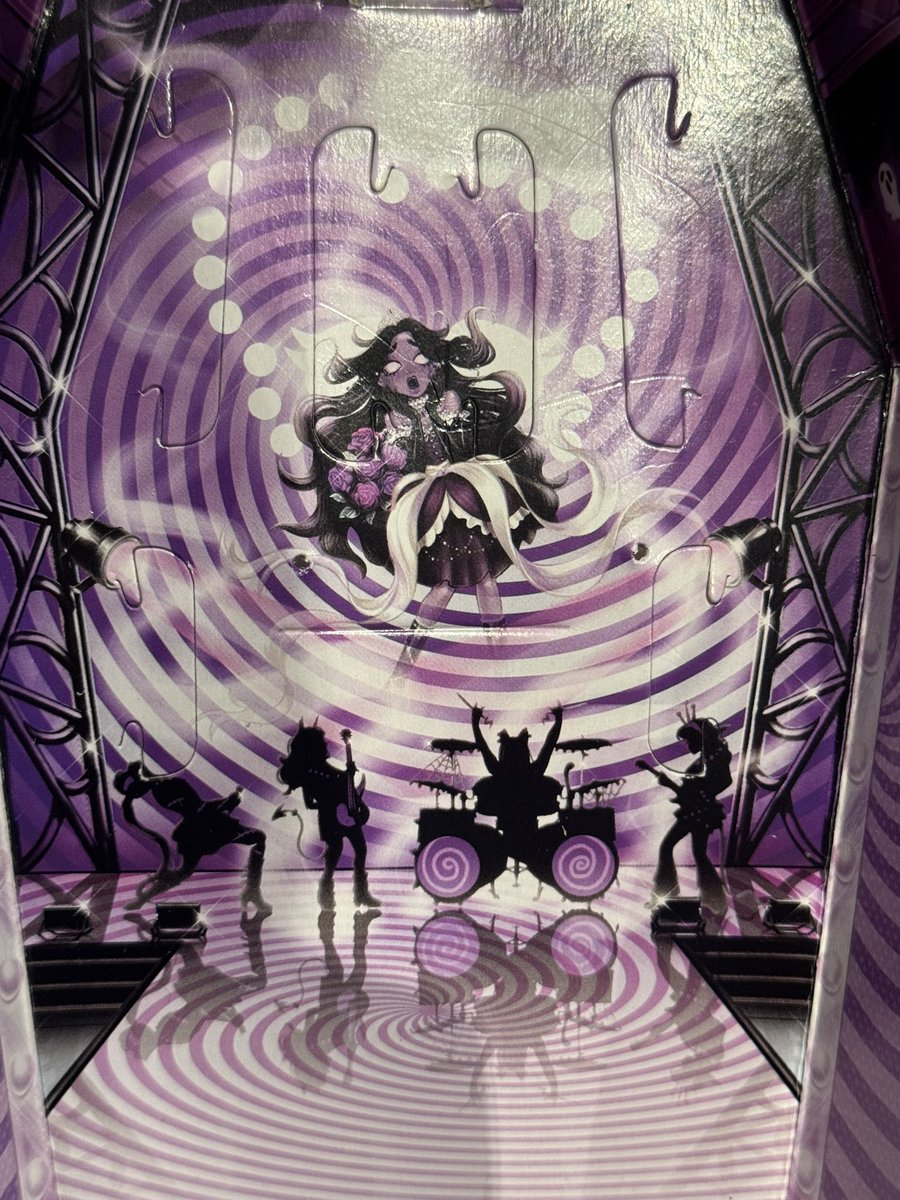 kiah3art's tweet photo. This is what G3 needs, Mattel if you can hear us… GIVE US THESE GHOULS https://t.co/ZBubaQLNHF