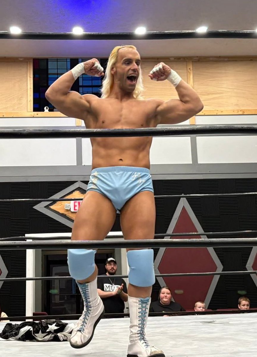 HarleyTMorris's tweet photo. REFLECTION OF MOTHER F🤬🤬KING PERFECT!!!! #handsome #reflectionofperfection🪞😏 #prowrestling credit for the photo goes to @_msjennicole https://t.co/T4Yj4gCW8L