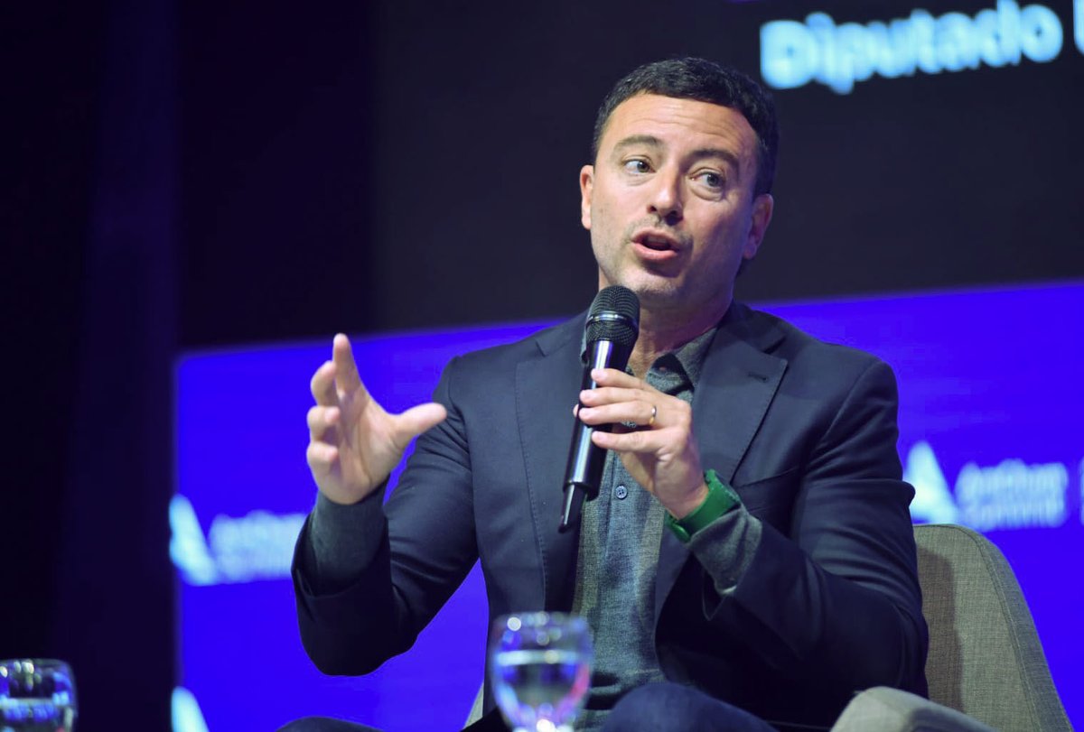 DESAFÍO 2027 🗓️ De Loredo lanzó su candidatura y desafió a Bornoroni y Juez a una interna opositora en Córdoba

🔗 letrap.com.ar/c5422525
✍️ <a href="/luisezegarra/">Luis Ernesto Zegarra</a>