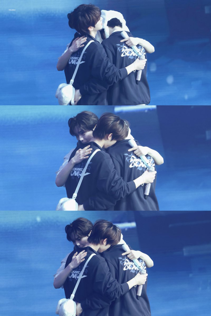 𝒕𝒓𝒊𝒂𝒏𝒈𝒍𝒆🩵🩷 tweet media