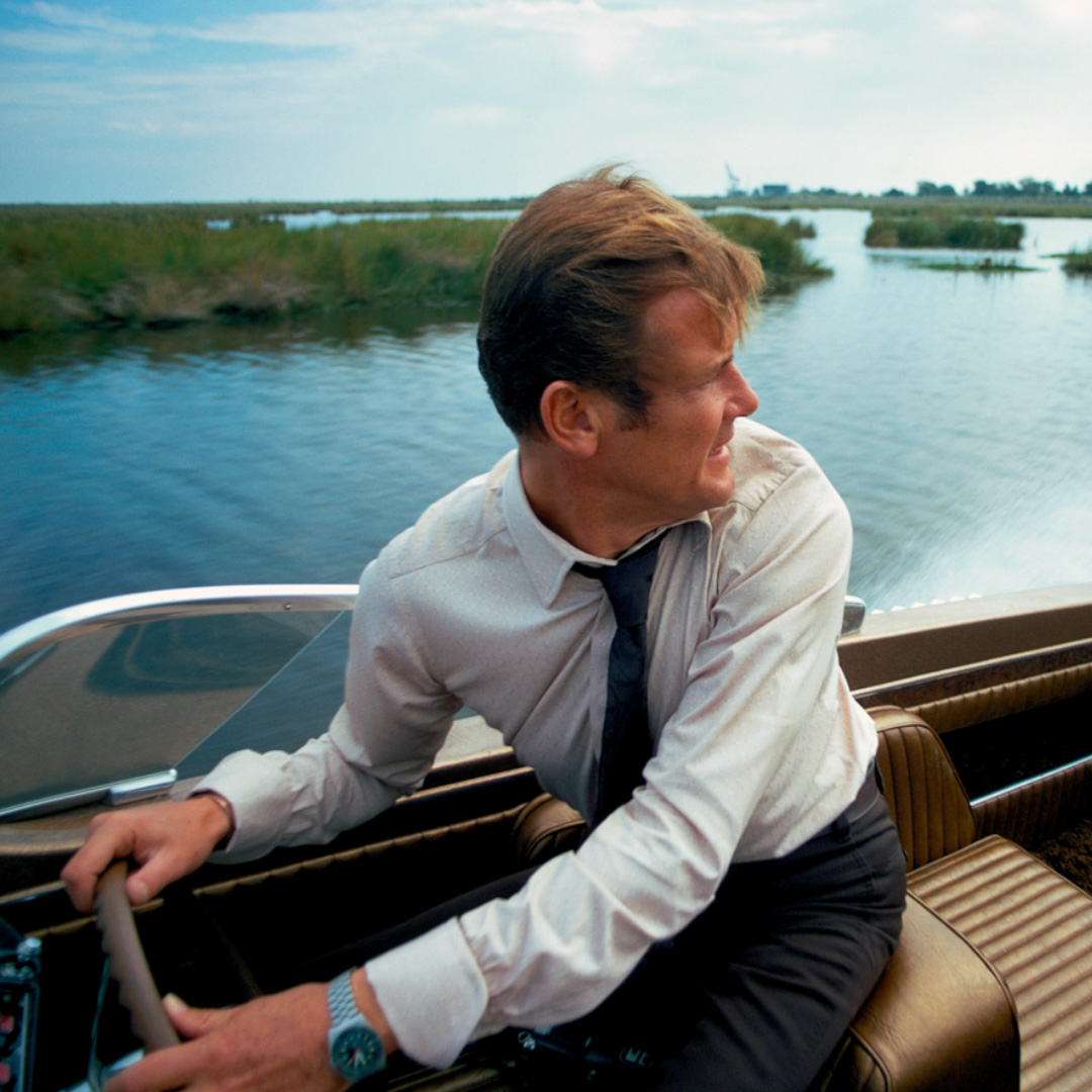 James Bond tweet media