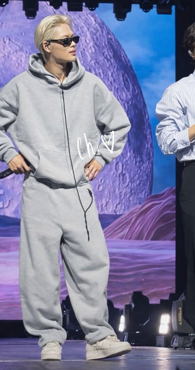 𝐜𝐡𝐢 ★ tweet media