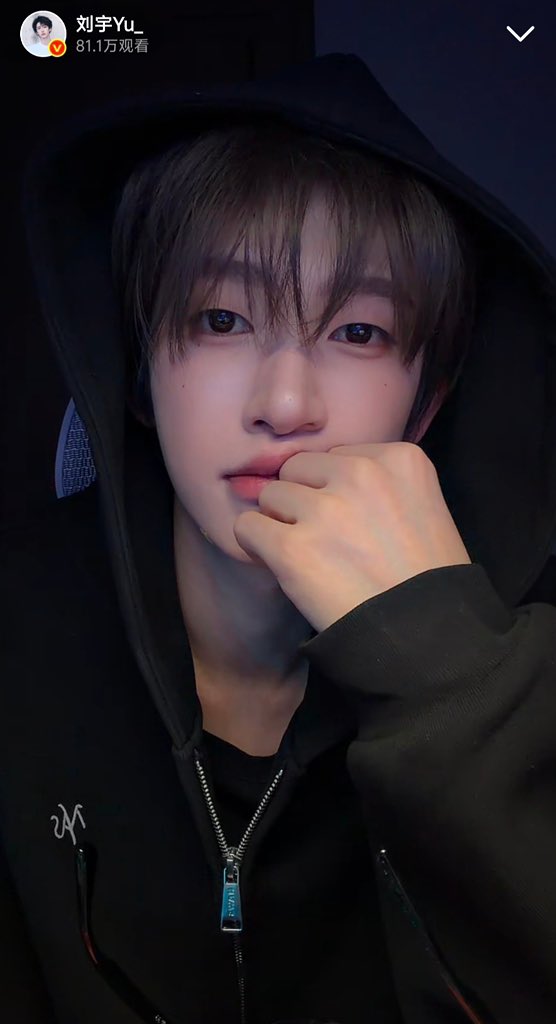 🐳:Thank you to my Thai fans for watching my live stream! I'm about to go to your country to hold a concert! So, my dear Thai fans, could you help me promote my concert? Thank you🙇🏻‍♀️☺️

#LiuYu #刘宇 #リュウユ
#리우위 #หลิวอวี่ #LưuVũ