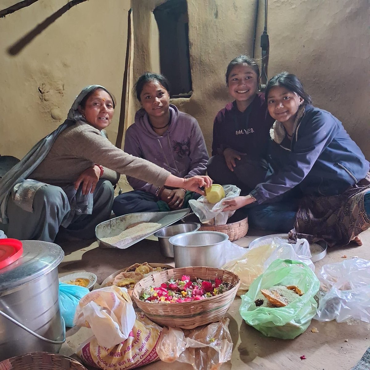 aboyfromgarhwal's tweet image. Sharing some beautiful moments of my family  from Phooldei festival . In our Pahadi culture, nature is not just around us—it is part of our family. These traditions remind us how deeply we are connected to our land, flowers, and mountains. 🌸🏔️
#phooldei #nature  #pahad