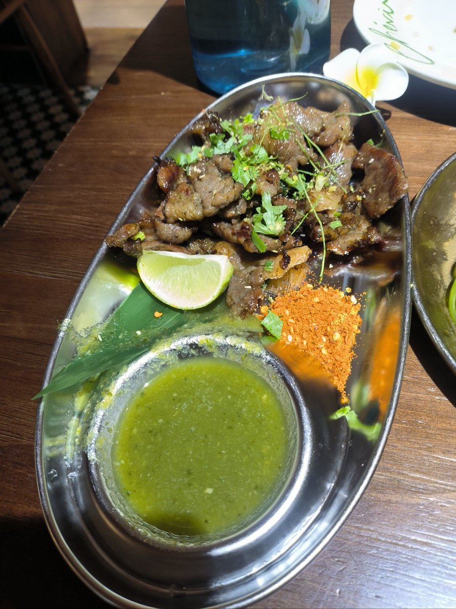 Senua_tropof tweet media