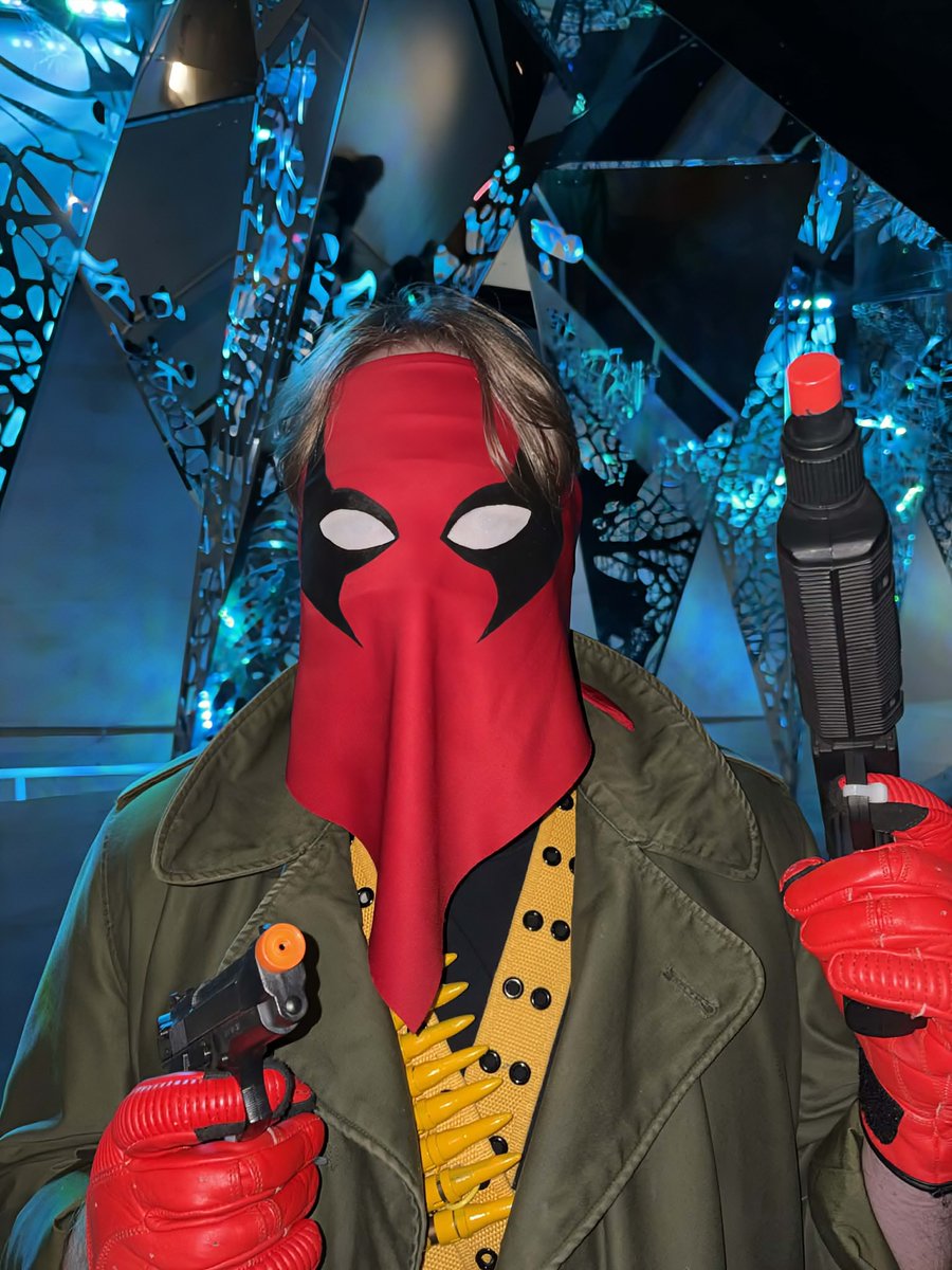 Grifter finds the Kherubim artifact.

#FanExpoCleveland
#WildstormComics
#JimLee
#BrandonChoi
#Grifter
#Cosplay
#ColeCash