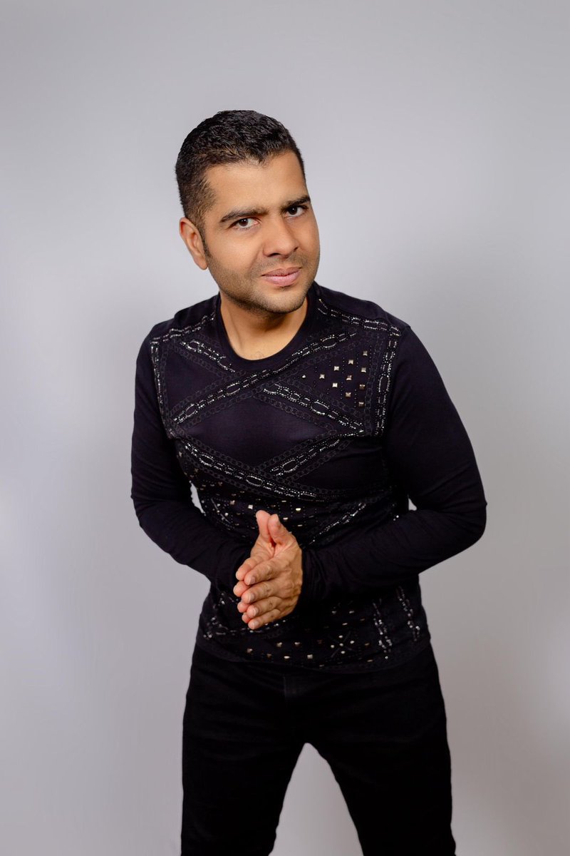 Intervallenato's tweet photo. El cantante vallenato @JaimeDangond presenta oficialmente este 13 de marzo su #nuevo sencillo titulado “Allá Va”, una canción que explora uno de los #sentimientos más profundos y comunes en las relaciones:https://t.co/8NyGnt85U2 https://t.co/RyNzRABKMh
