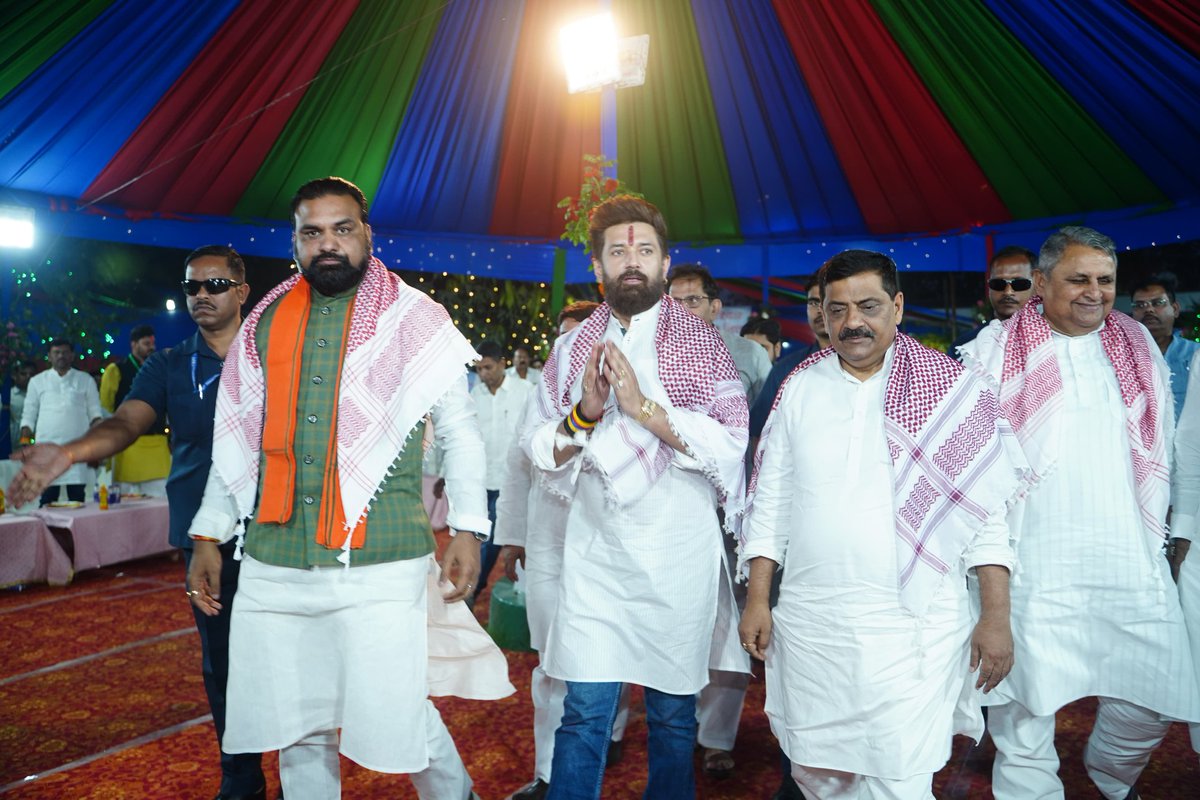 LJP4India's tweet photo. आज बिहार प्रदेश कार्यालय 1-व्हीलर रोड,पटना में पार्टी द्वारा आयोजित दावत-ए- इफ्तार में शामिल हुए जदयू के कार्यकारी राष्ट्रीय अध्यक्ष श्री संजय झा जी एवं बिहार सरकार में माननीय मंत्री श्री विजय चौधरी जी। https://t.co/YuTbkyNSDP